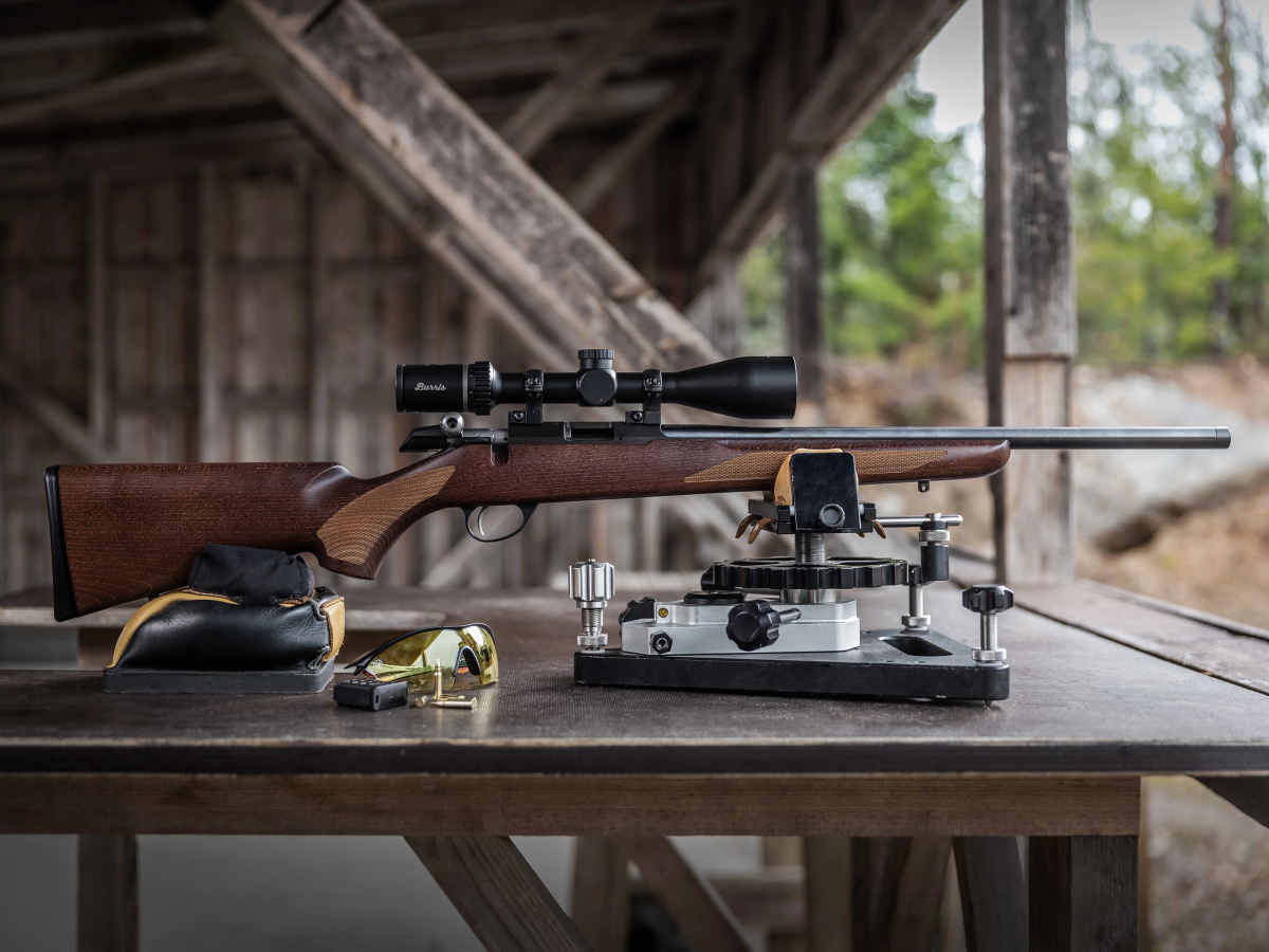 Tikka T1x Hunter, kal. .22LR (NS 5rd 20in MT1/2-28 UNEF)